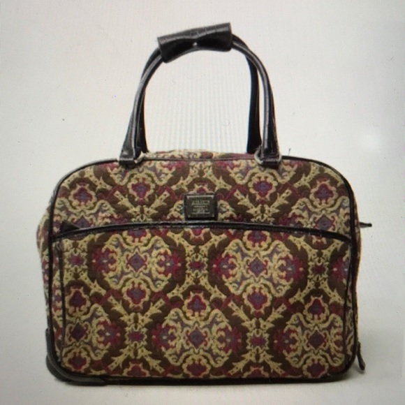 liz claiborne carry on luggage with wheels